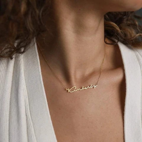 Stylish Sigle Name Necklace